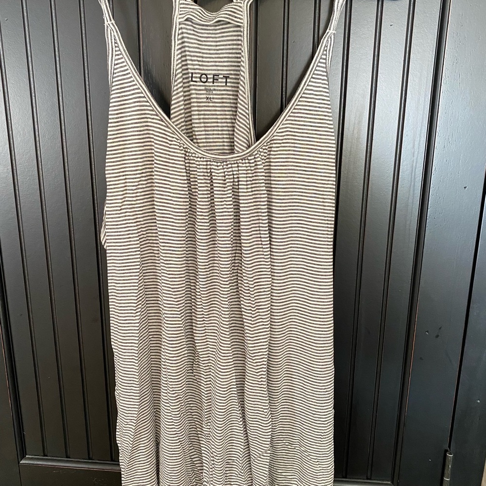 NWOT Loft tank top. Size XL.